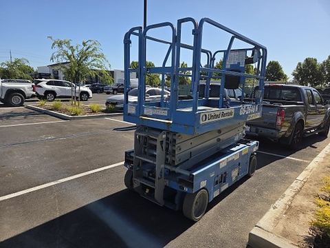 2018 GENIE GS-2646 Scissor Lift 24-26' Electric 46-68" Wide