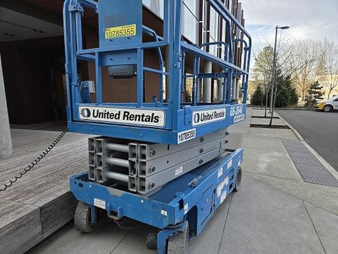 2018 GENIE GS-2646 Scissor Lift 24-26' Electric 46-68" Wide
