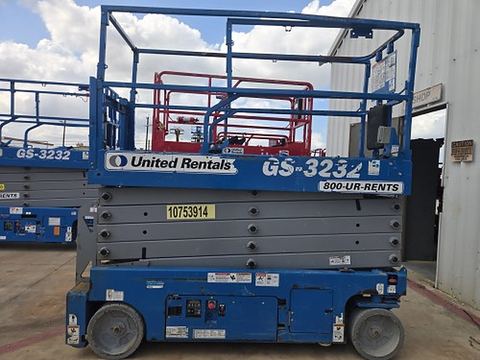2018 GENIE GS-3232 Scissor Lift 30-33' Electric 32" Wide