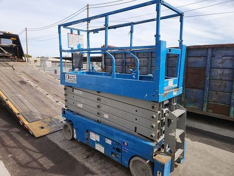 2018 GENIE GS-3232 Scissor Lift 30-33' Electric 32" Wide