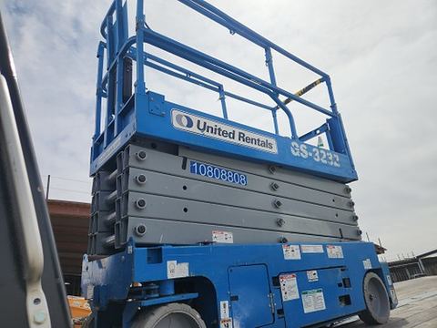 2018 GENIE GS-3232 Scissor Lift 30-33' Electric 32" Wide