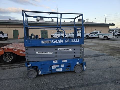 2018 GENIE GS-3232 Scissor Lift 30-33' Electric 32" Wide