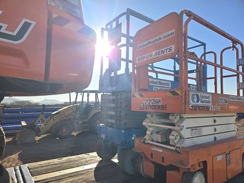 2018 GENIE GS-3232 Scissor Lift 30-33' Electric 32" Wide