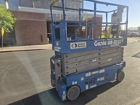 2018 GENIE GS-3232 Scissor Lift 30-33' Electric 32" Wide