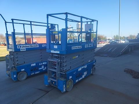 2018 GENIE GS-3232 Scissor Lift 30-33' Electric 32" Wide