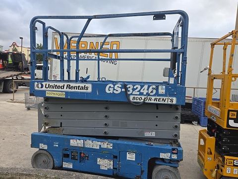 2018 GENIE GS-3246 Scissor Lift 30-35' Electric 46-48" Wide