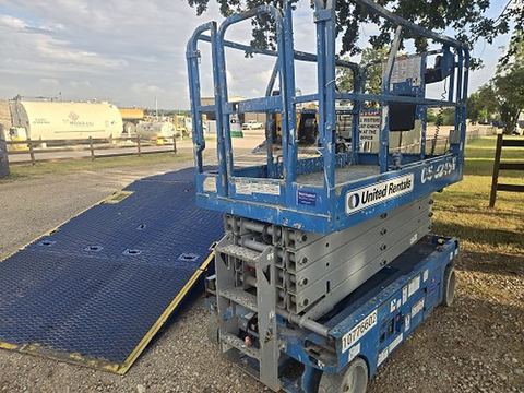 2018 GENIE GS-3246 Scissor Lift 30-35' Electric 46-48" Wide