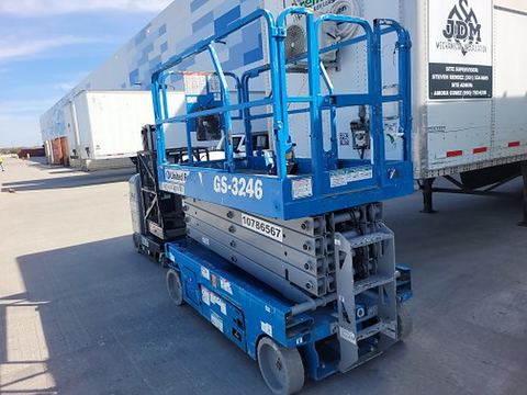 2018 GENIE GS-3246 Scissor Lift 30-35' Electric 46-48" Wide