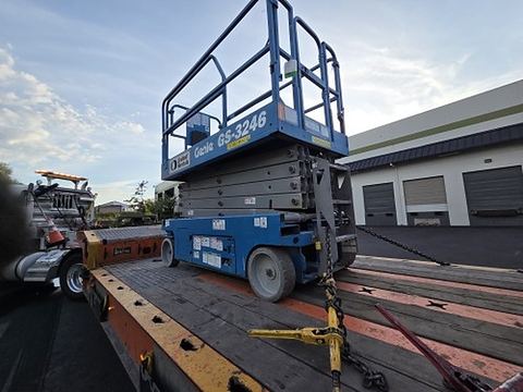 2018 GENIE GS-3246 Scissor Lift 30-35' Electric 46-48" Wide