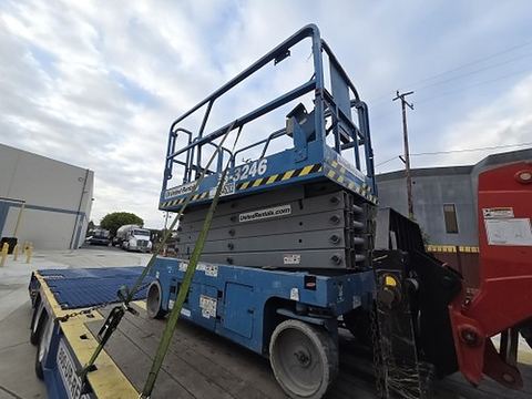 2018 GENIE GS-3246 Scissor Lift 30-35' Electric 46-48" Wide