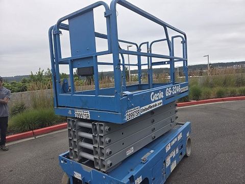 2018 GENIE GS-3246 Scissor Lift 30-35' Electric 46-48" Wide
