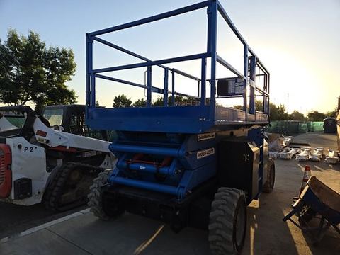 2018 GENIE GS-3384 RT Scissor Lift 30-35' Ic 4Wd