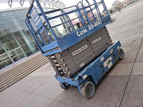 2018 GENIE GS-4047 Scissor Lift 39-40' Electric 45-48"Wide