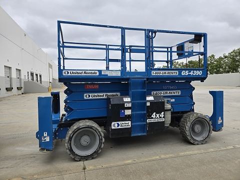 2018 GENIE GS-4390 RT Scissor Lift 36-49' Ic 4Wd