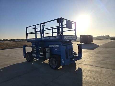 2018 GENIE GS-4390 RT Scissor Lift 36-49' Ic 4Wd
