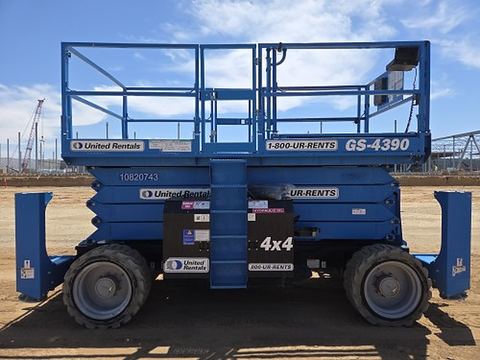 2018 GENIE GS-4390 RT Scissor Lift 36-49' Ic 4Wd