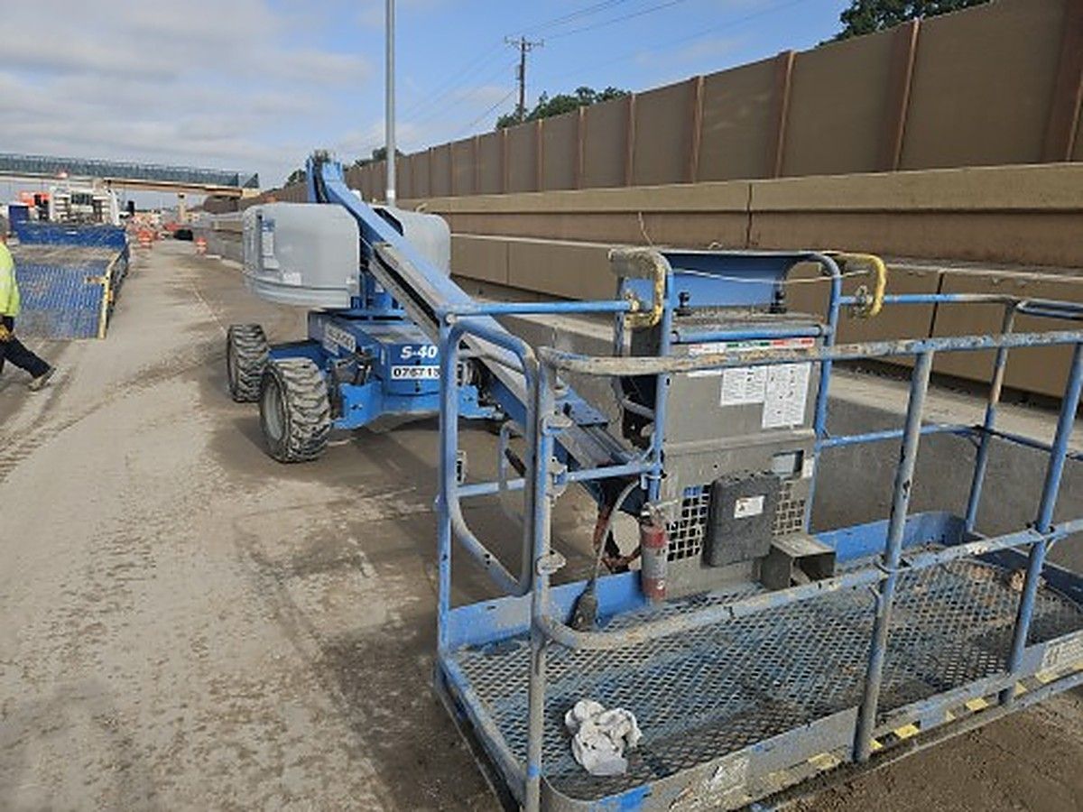 GENIE S-40 photo 9