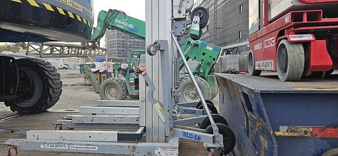 2018 GENIE SLC-18 Lift Material 16-18' 400-650# Manual