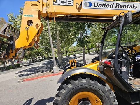 2018 JCB 507-42 Forklift Variable Reach 7000# 38-44'