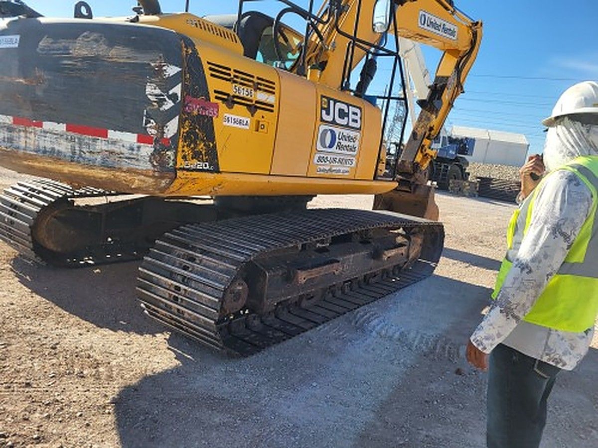 JCB JS220 photo 11