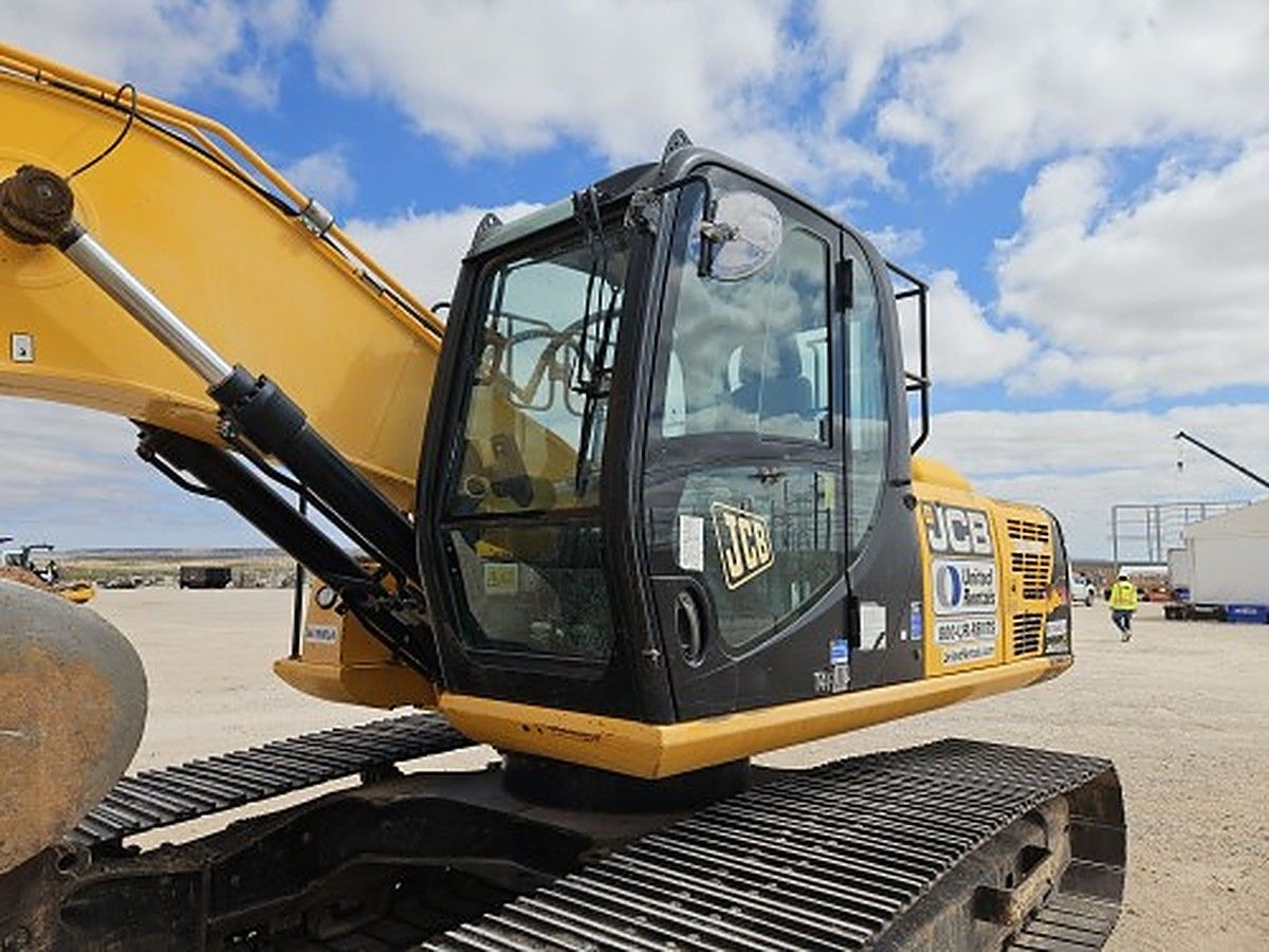 JCB JS220 photo 3