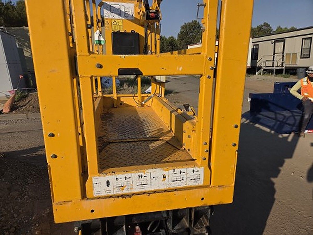 JCB S1930E photo 3