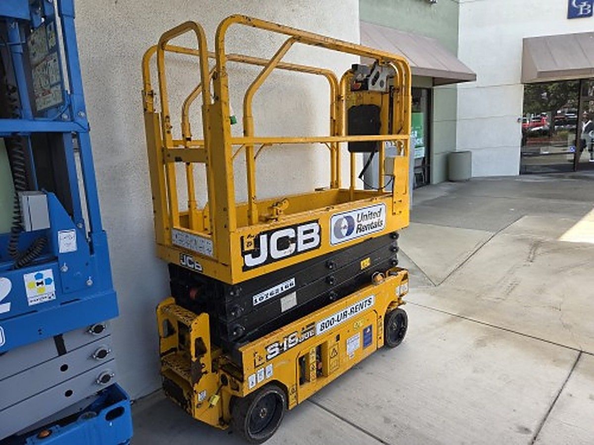 JCB S1930E photo 2