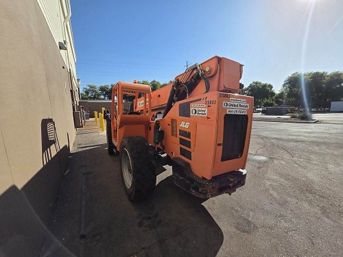 JLG 10054 photo 2