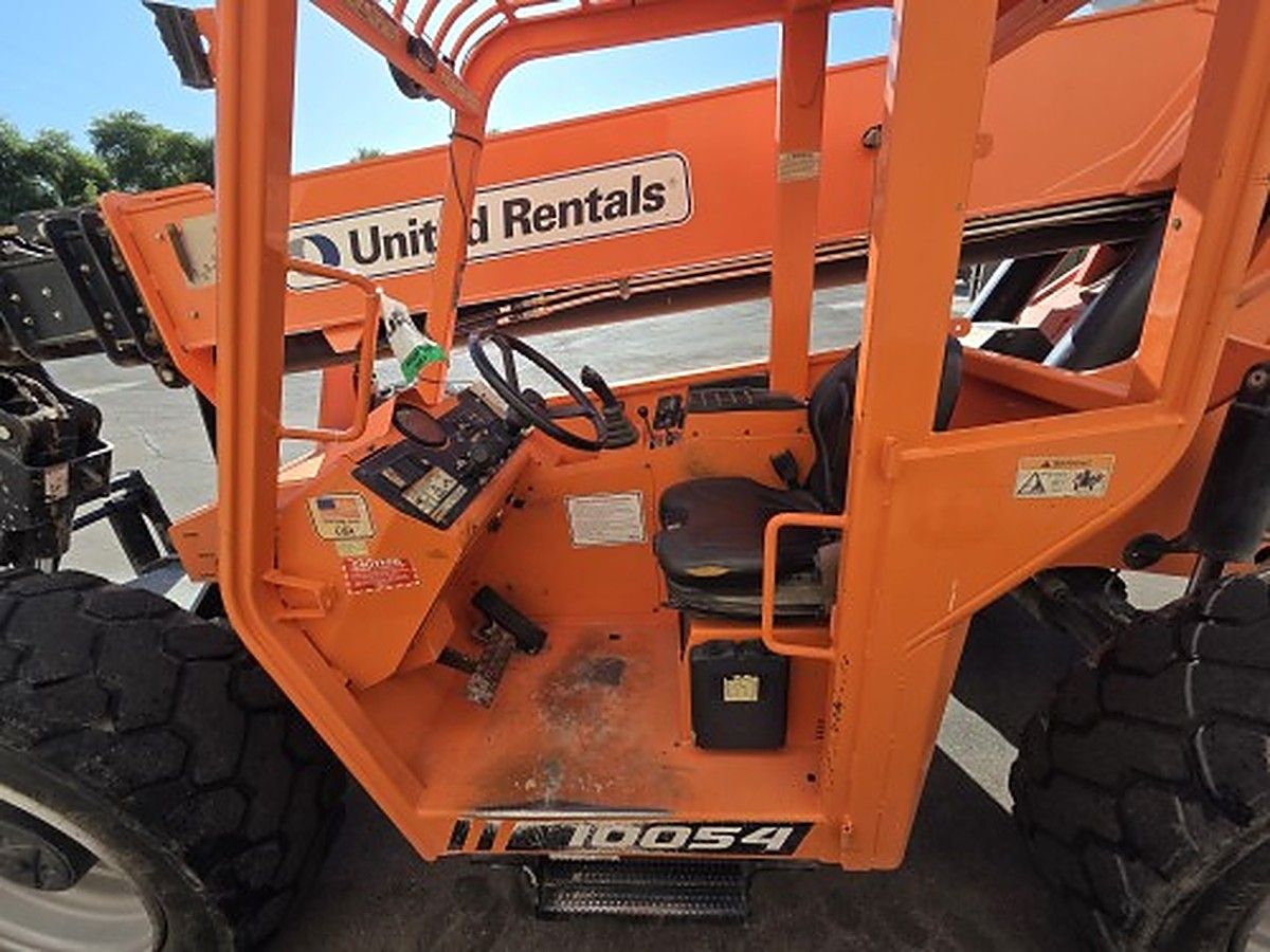 JLG 10054 photo 4