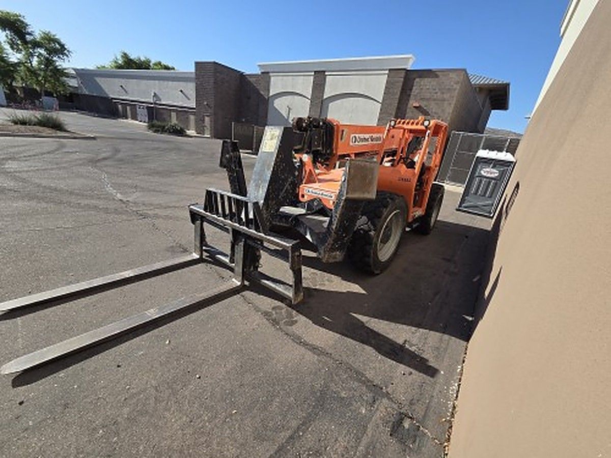 JLG 10054 photo 5