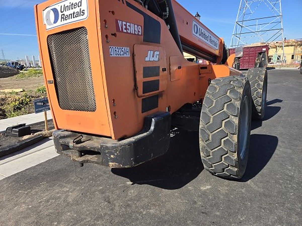 JLG 10054 photo 3