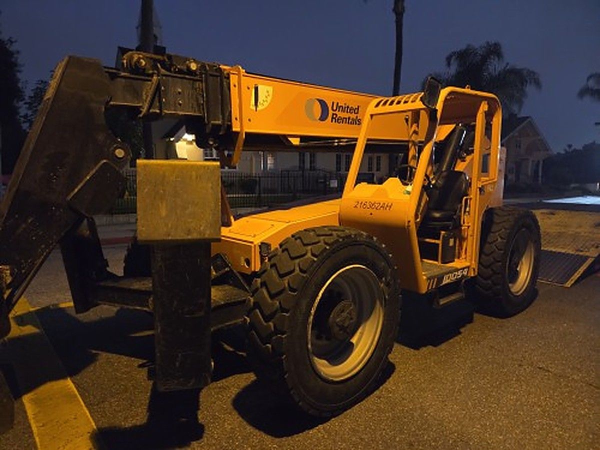 JLG 10054 photo 4
