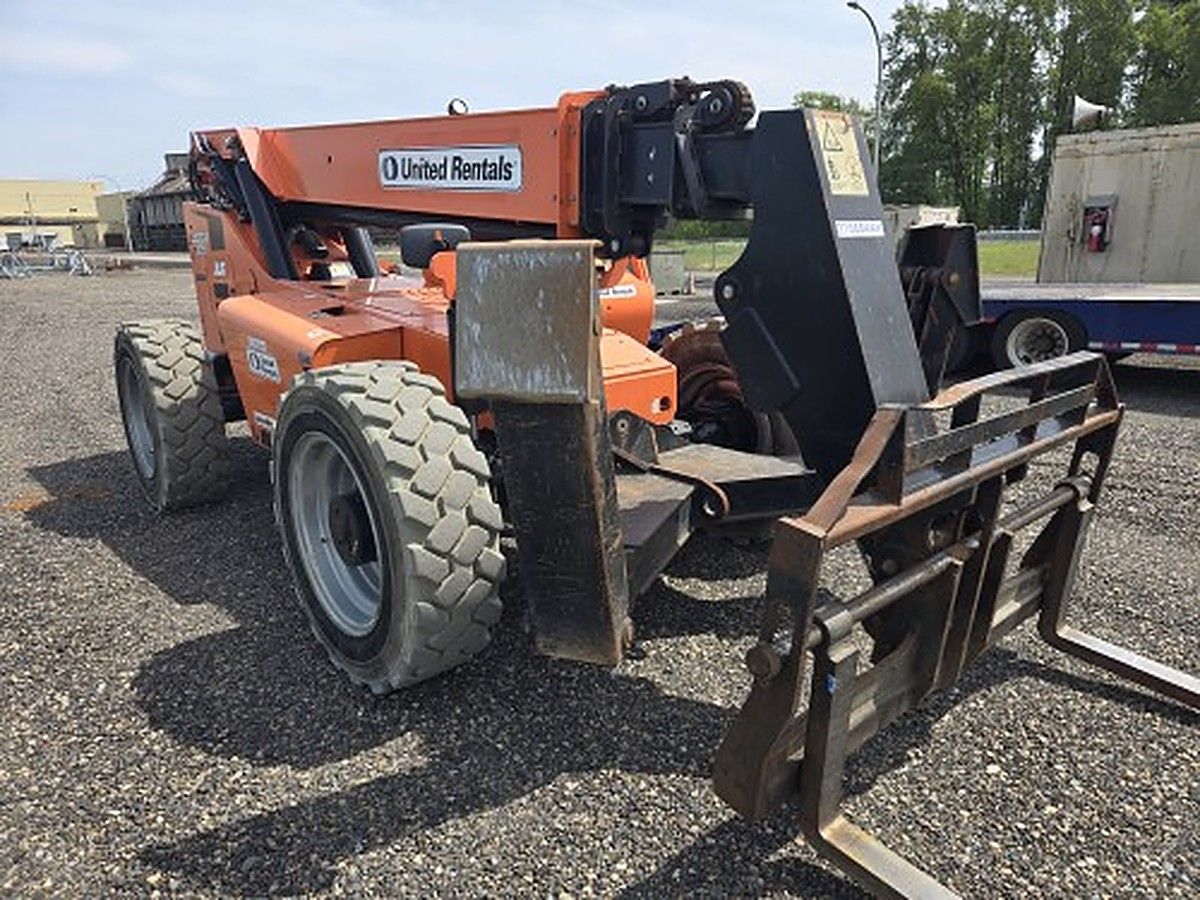 JLG 10054 photo 3