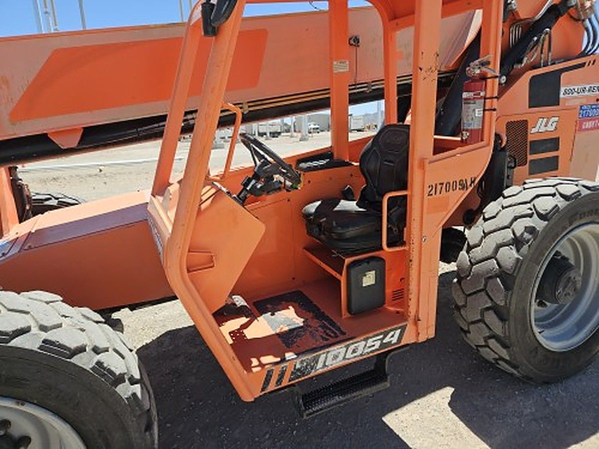 JLG 10054 photo 5