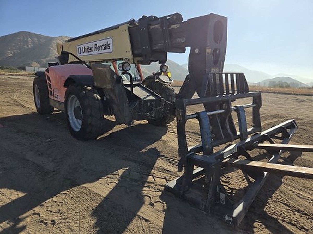 JLG 1055 photo 2