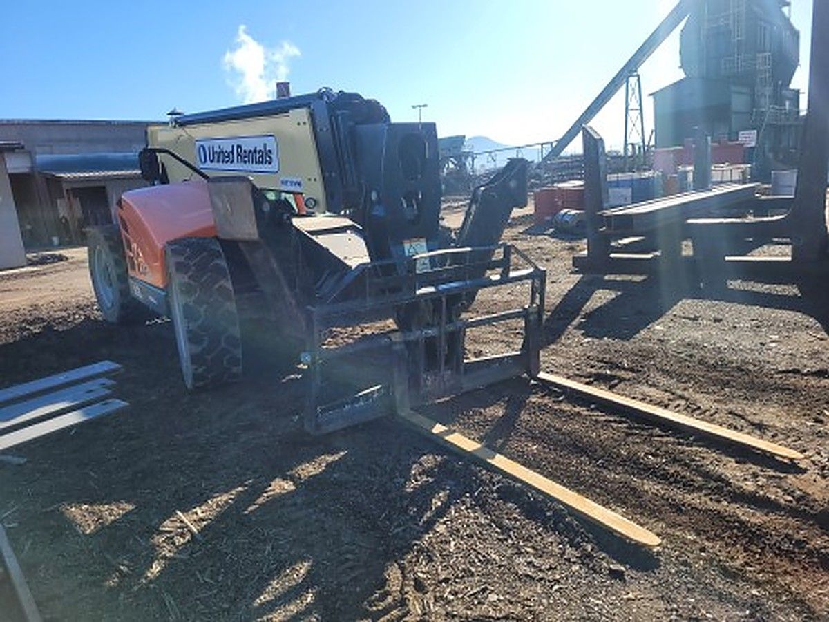 JLG 1055 photo 2
