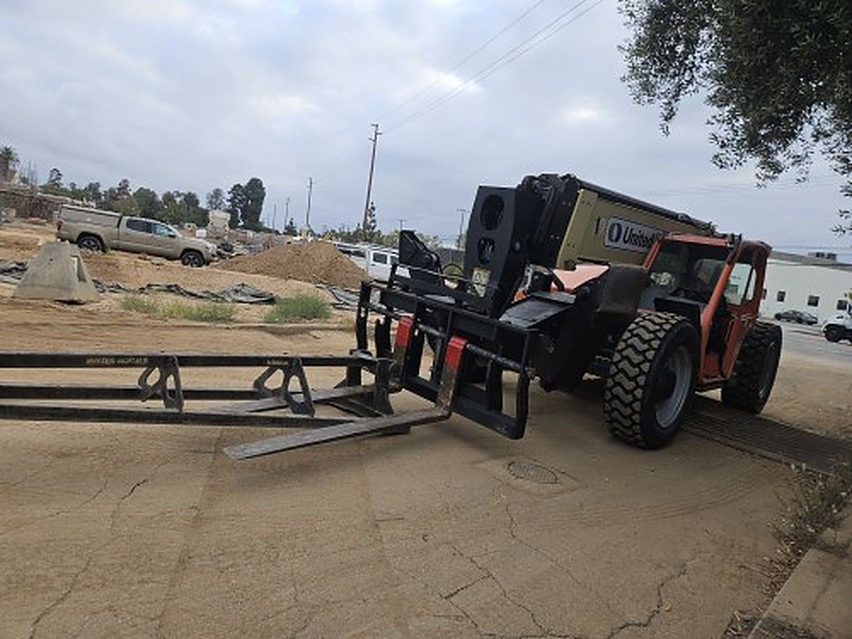 JLG 1055 photo 2