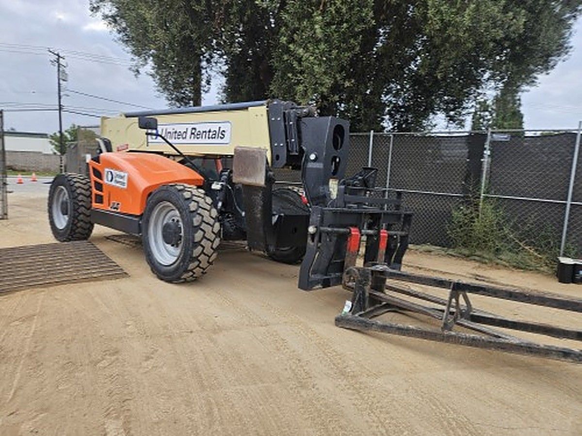 JLG 1055 photo 4
