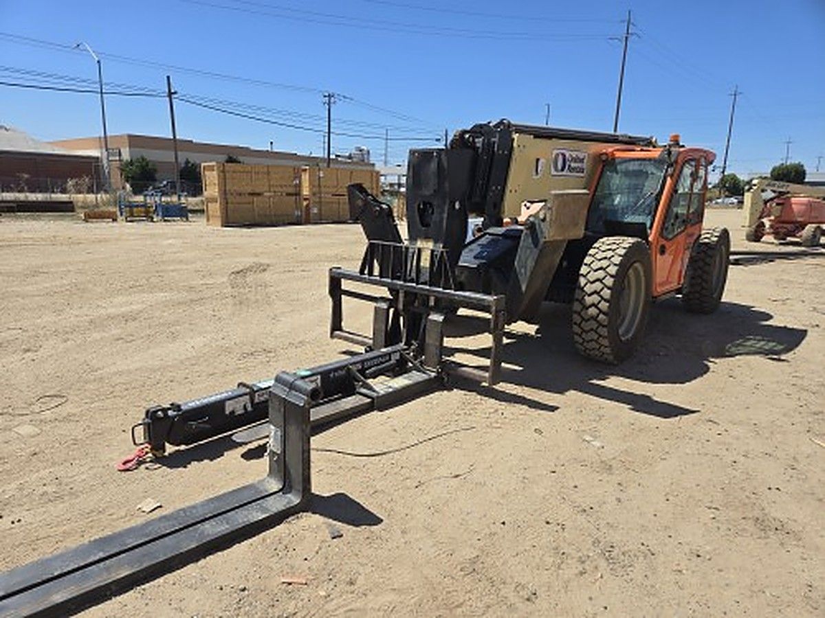 JLG 1055 photo 4