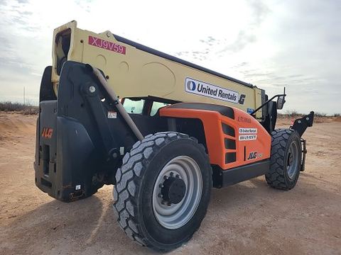 2018 JLG 1055 Forklift Variable Reach 10000# 50'-62'
