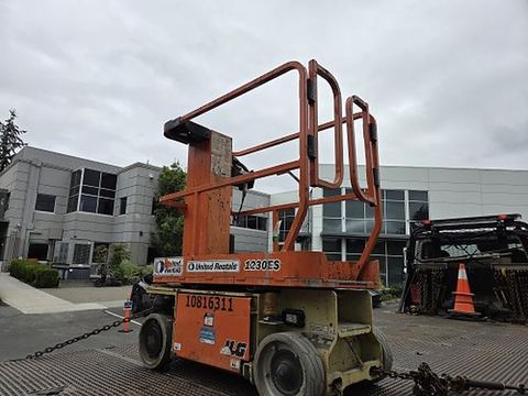 2018 JLG 1230ES Vertical Lift 12' Elec Self Propelled