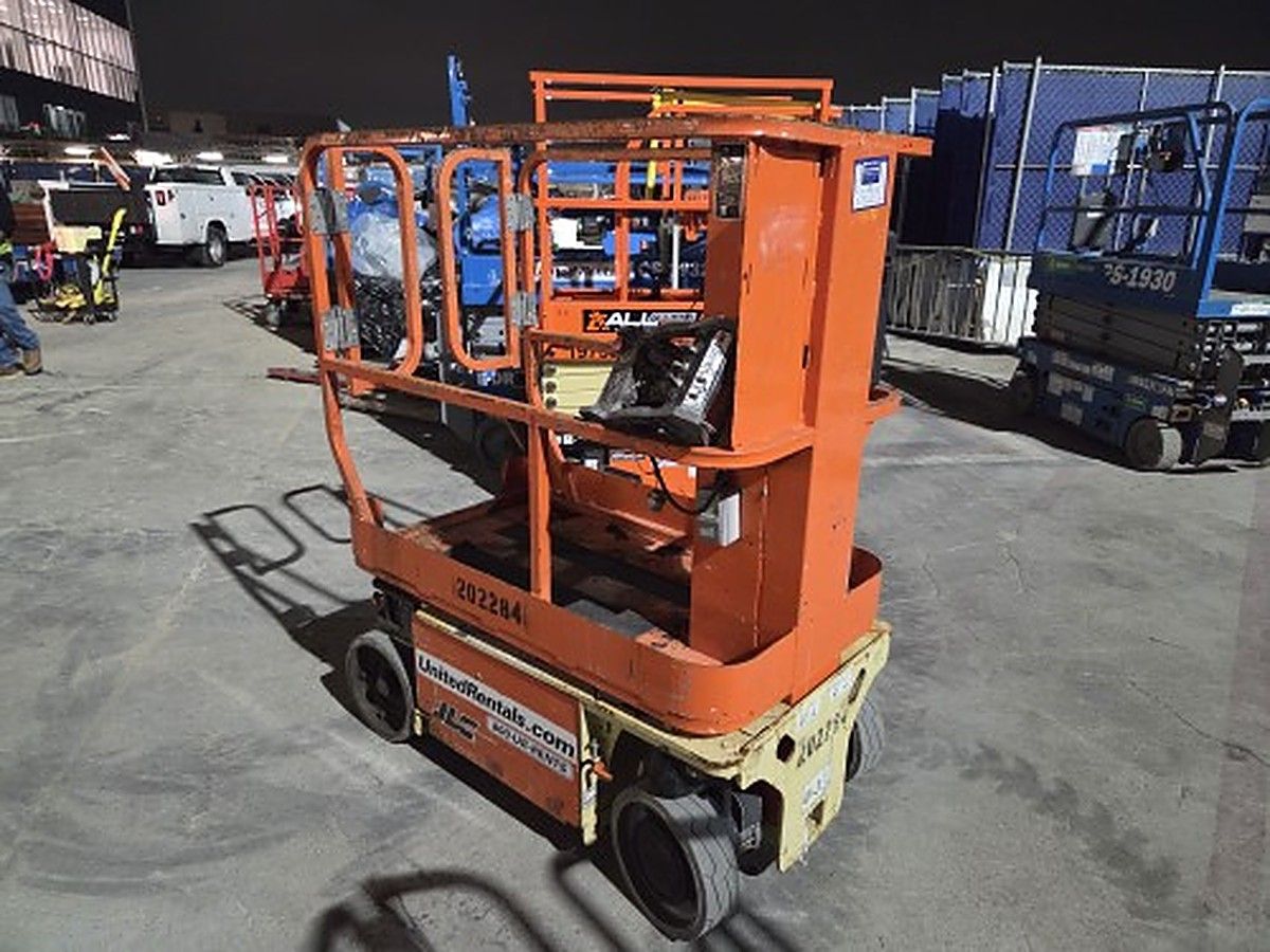 JLG 1230ES photo 7