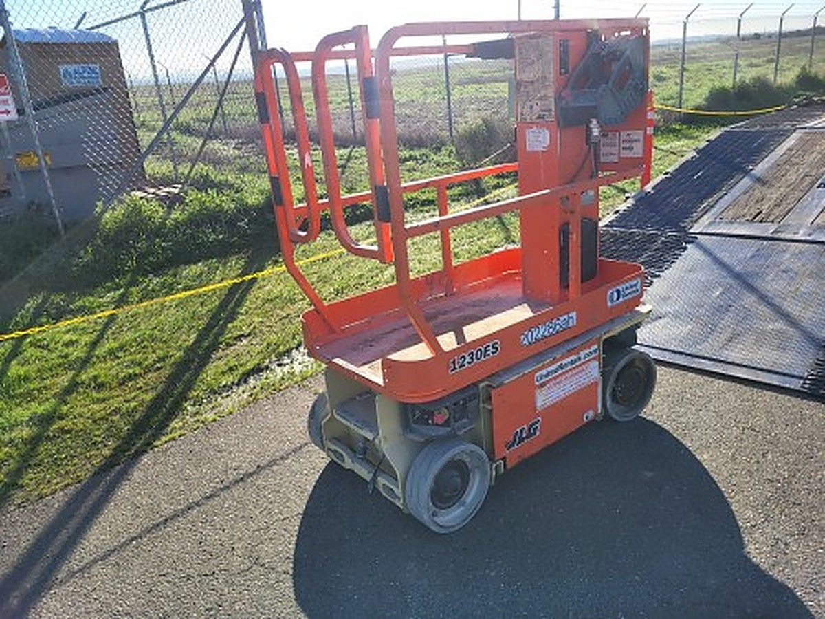 JLG 1230ES photo 3