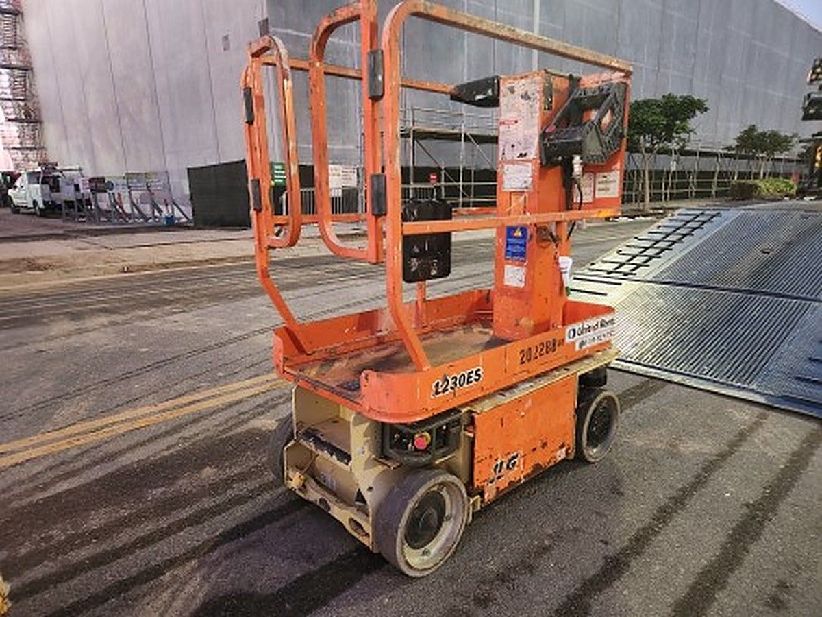 JLG 1230ES photo 4