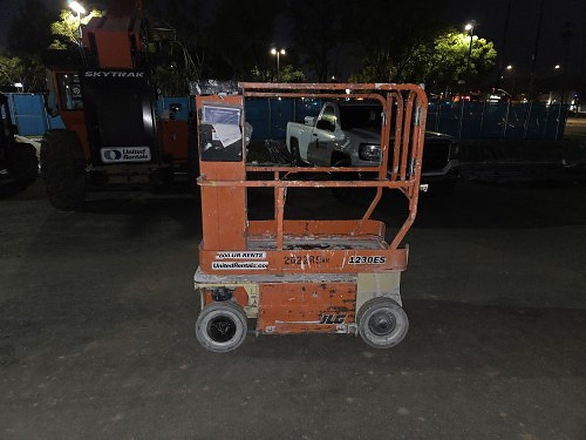 JLG 1230ES photo 10