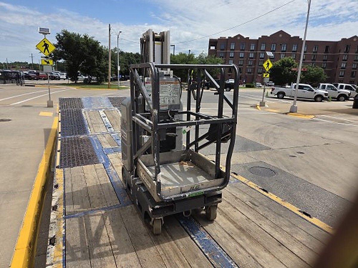 JLG 20MVL photo 2