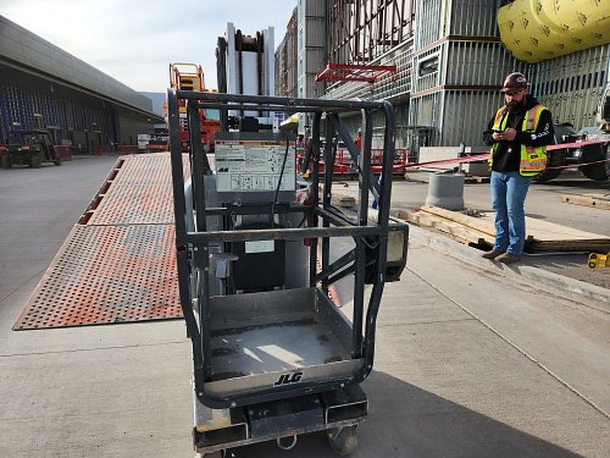 JLG 20MVL photo 2