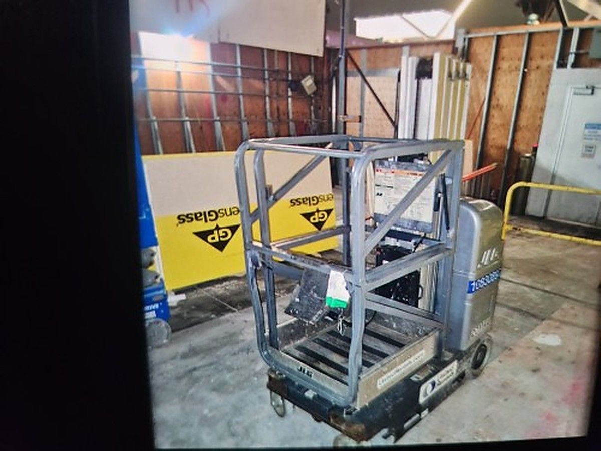 JLG 20MVL photo 3