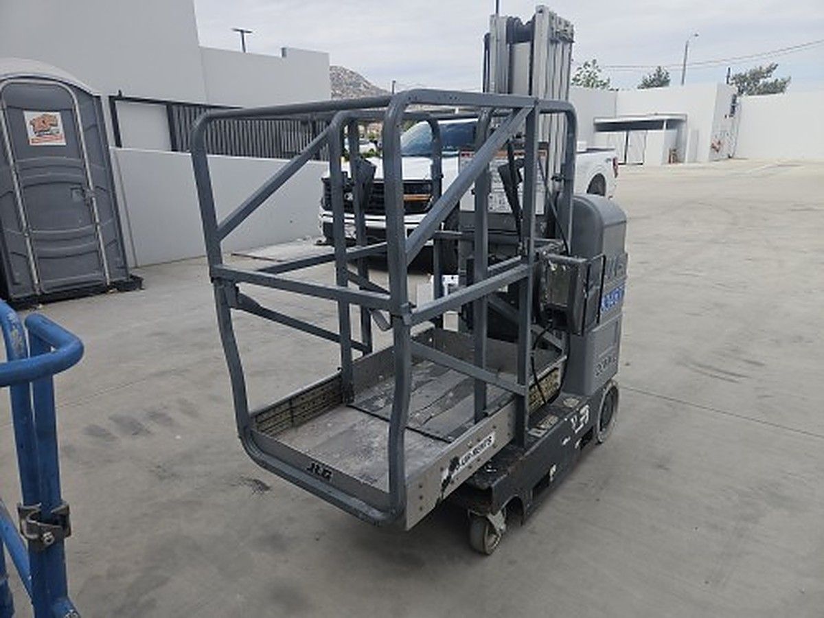 JLG 20MVL photo 2
