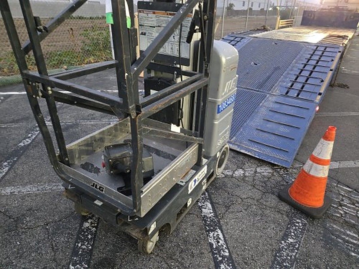 JLG 20MVL photo 9